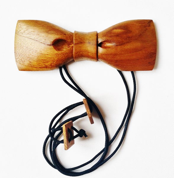 Holz Fliege frontal naturkult